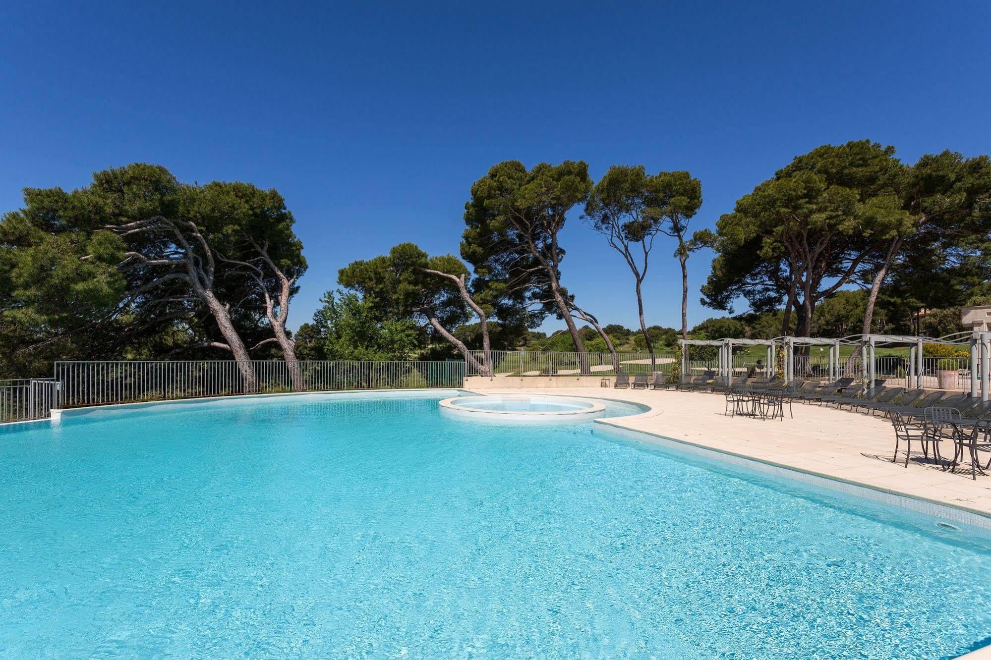 Madame Vacances Residence Provence Country Club Saumane-de-Vaucluse Екстер'єр фото